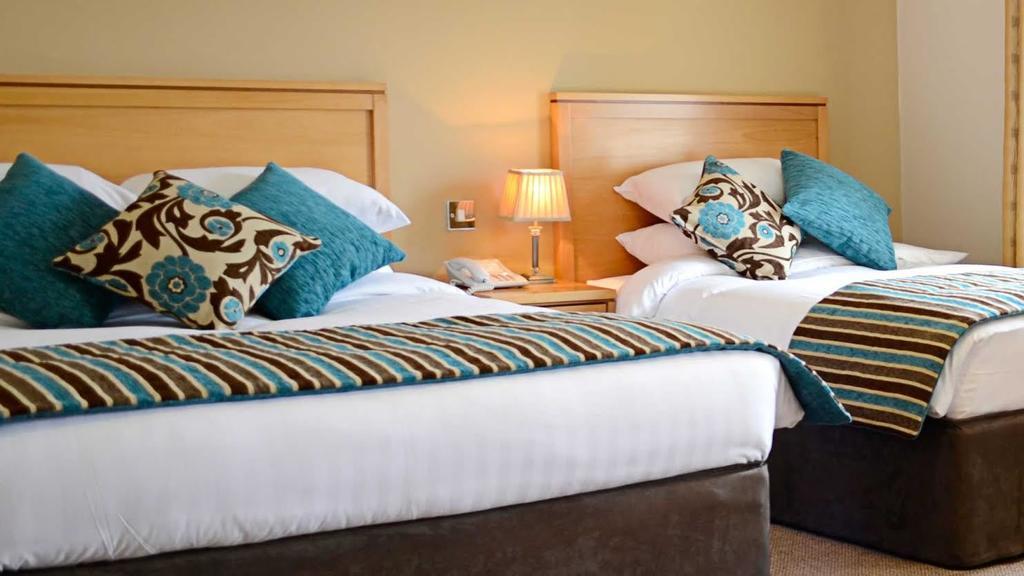 Cill Aodain Court Hotel 킬트마크 객실 사진