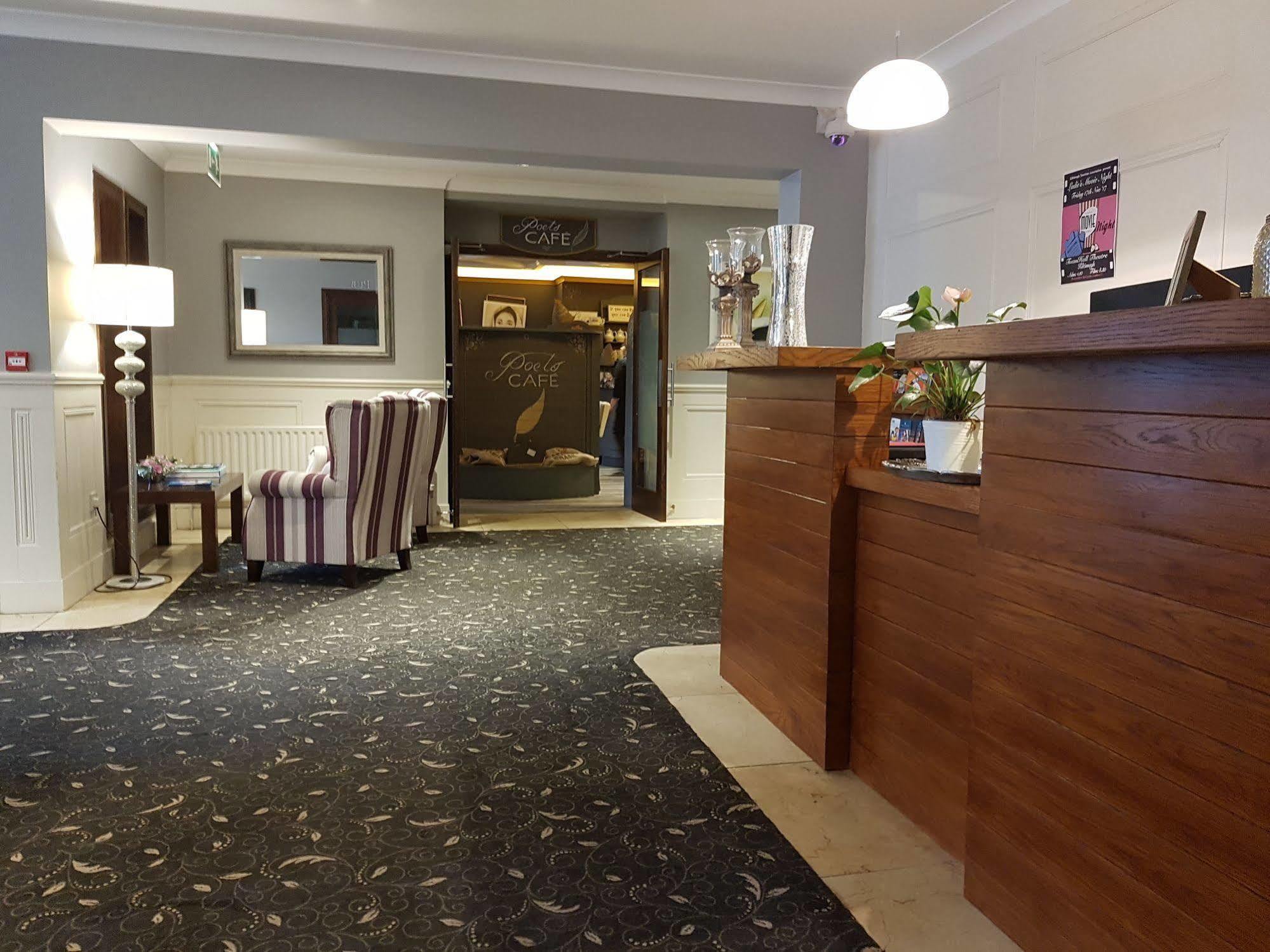 Cill Aodain Court Hotel 킬트마크 외부 사진